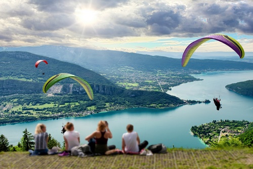 Parapente sur le lac d'Annecy  